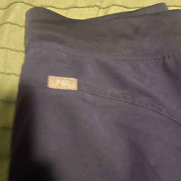 FIGS Scrub Bottoms Size M - Picture 2 of 5